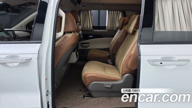 Kia Carnival 2023 — Фото 12/20