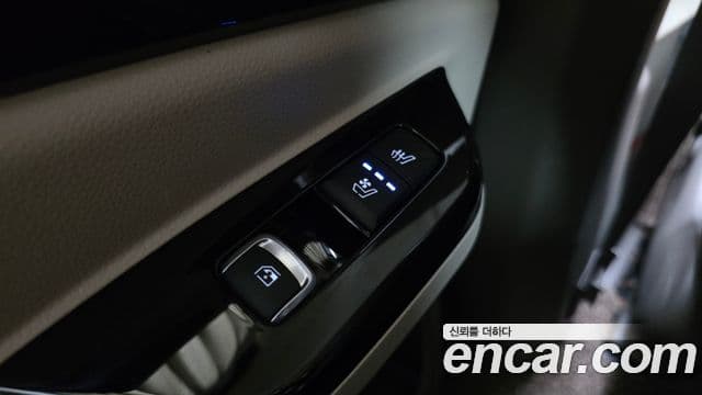 Kia Carnival 2023 — Фото 19/20