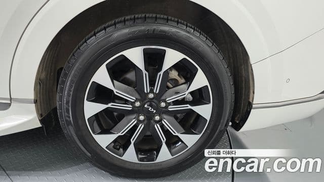 Kia Carnival 2023 — Photo 20/35