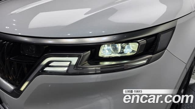 Kia Carnival 2023 — Photo 25/35