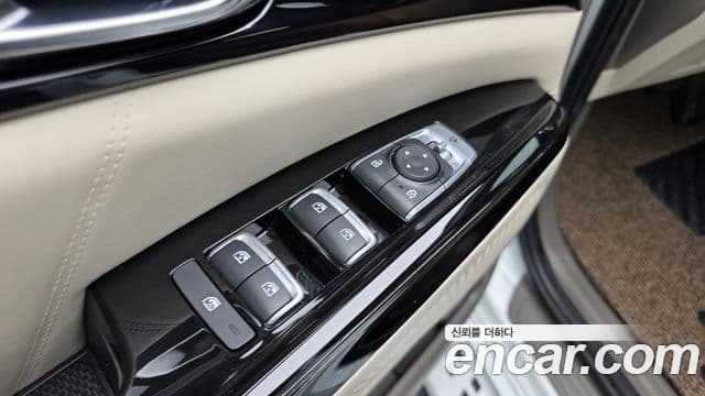 Kia Carnival 2023 — Photo 11/35