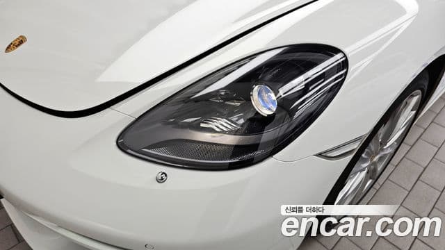 Porsche 718 Cayman 2020 — Photo 37/38
