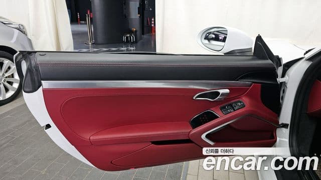 Porsche 718 Cayman 2020 — Photo 33/38