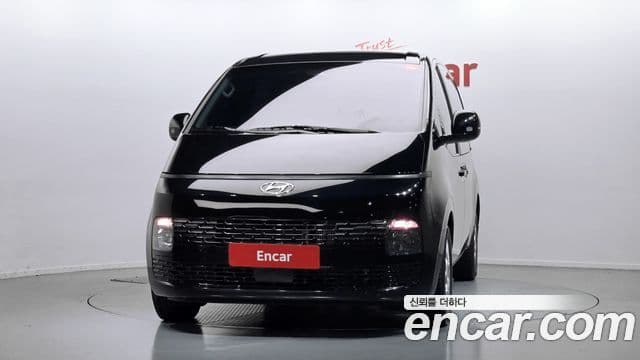 Hyundai Staria 2023 — ფოტო 2/20
