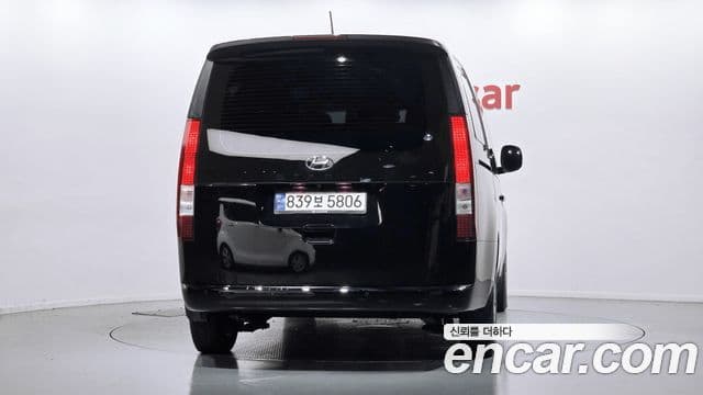 Hyundai Staria 2023 — ფოტო 3/20