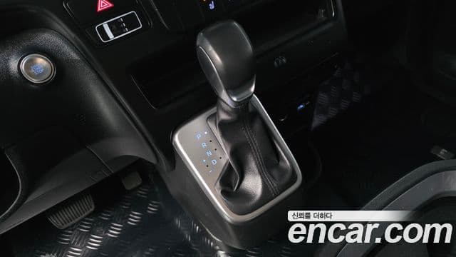 Hyundai Staria 2023 — ფოტო 7/20