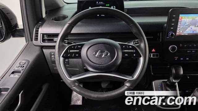 Hyundai Staria 2023 — ფოტო 13/20
