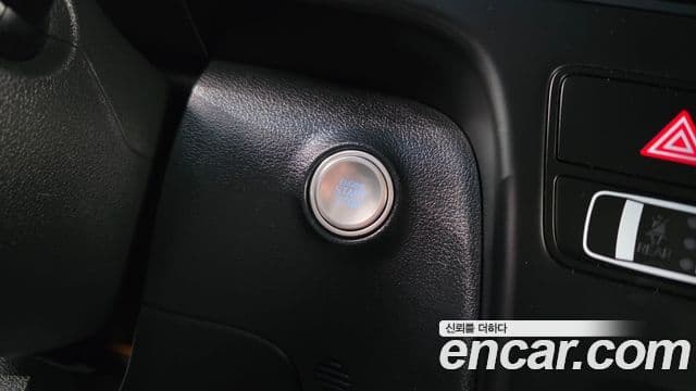 Hyundai Staria 2023 — ფოტო 18/20