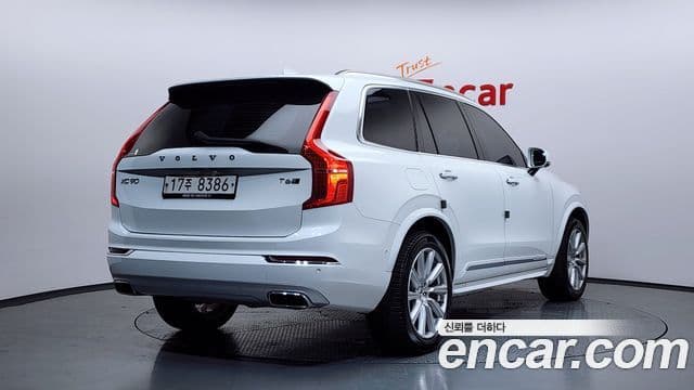 Volvo XC90 2019 — ფოტო 2/20