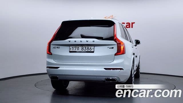Volvo XC90 2019 — ფოტო 4/20