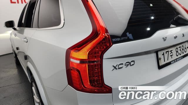 Volvo XC90 2019 — Photo 4/39