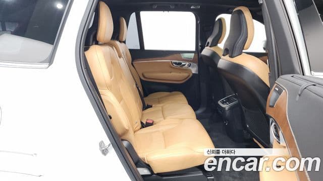 Volvo XC90 2019 — Photo 25/39