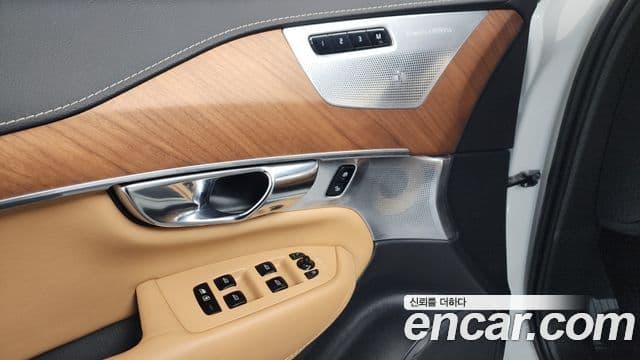 Volvo XC90 2019 — Photo 33/39