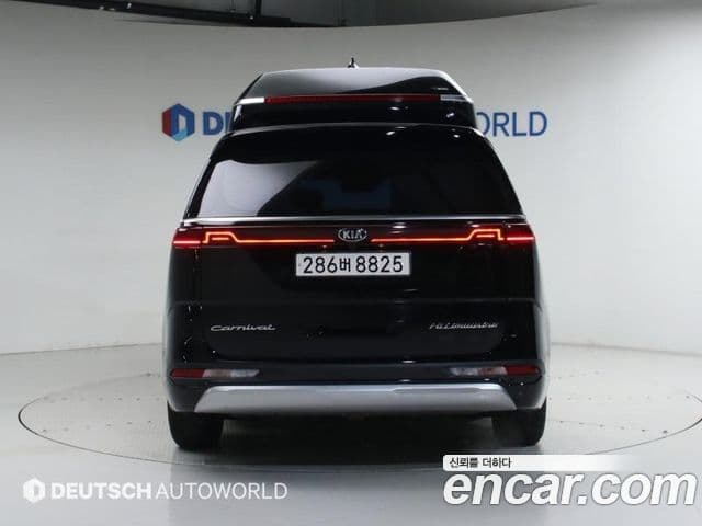 Kia Carnival 2021 — ფოტო 3/20