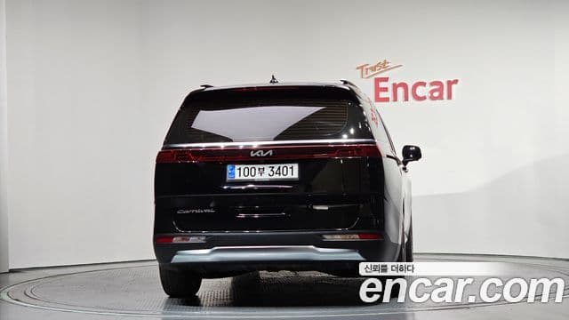 Kia Carnival 2021 — ფოტო 4/20