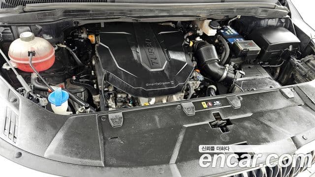 Kia Carnival 2021 — ფოტო 6/20