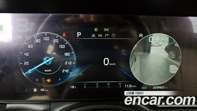 Kia Carnival 2021 — ფოტო 8/20
