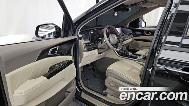 Kia Carnival 2021 — ფოტო 10/20