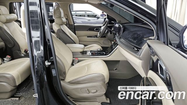 Kia Carnival 2021 — ფოტო 11/20