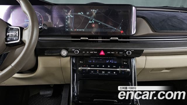 Kia Carnival 2021 — ფოტო 14/20