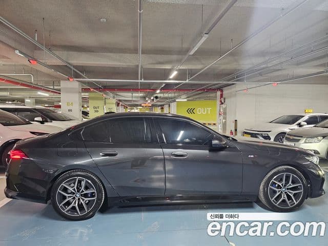 BMW 5 Series 2025 — ფოტო 2/18