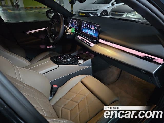 BMW 5 Series 2025 — ფოტო 11/18