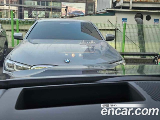 BMW 5 Series 2025 — ფოტო 13/18