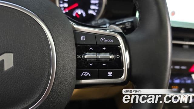 Kia Carnival 2022 — Şəkil 16/20