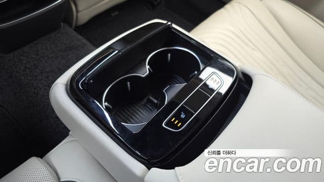 Genesis Electrified G80 2022 — Şəkil 19/20