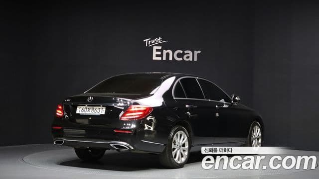 Mercedes-Benz E-Class 2020 — ფოტო 2/20
