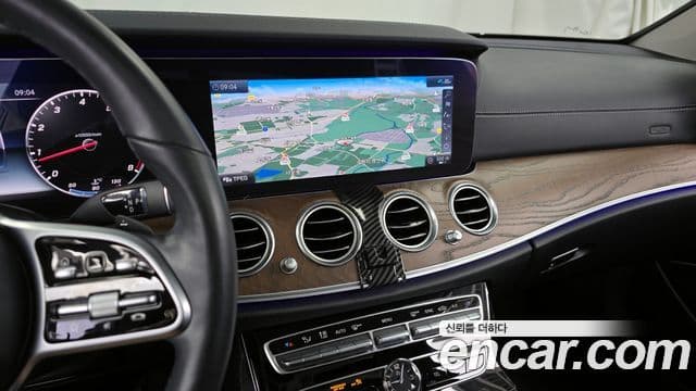 Mercedes-Benz E-Class 2020 — ფოტო 14/20