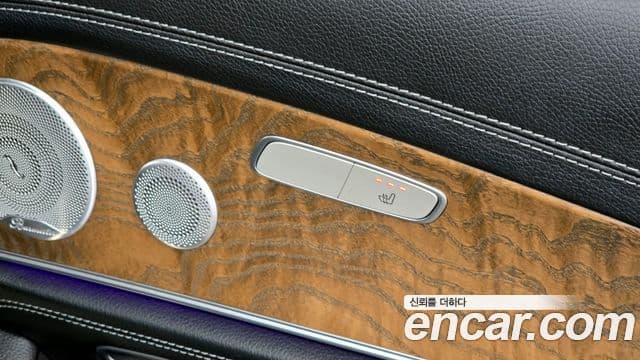 Mercedes-Benz E-Class 2020 — ფოტო 19/20