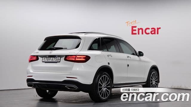 Mercedes-Benz GLC-Class 2019 — Şəkil 10/20