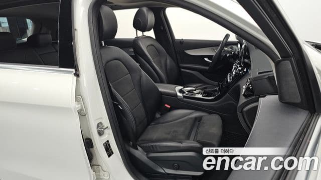 Mercedes-Benz GLC-Class 2019 — Şəkil 17/20