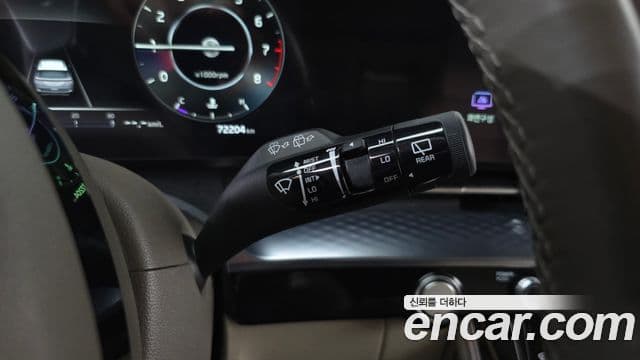 Kia Carnival 2021 — ფოტო 16/20