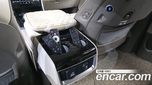 Kia Carnival 2021 — Şəkil 17/20