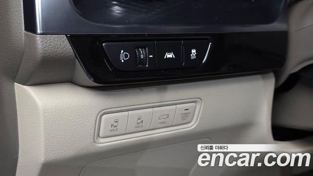 Kia Carnival 2021 — Şəkil 18/20