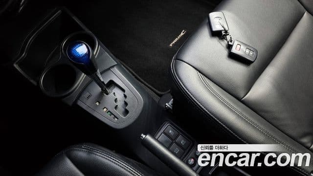 Toyota Prius C 2018 — Şəkil 8/20