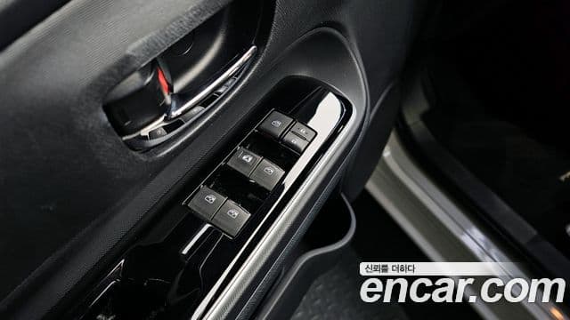 Toyota Prius C 2018 — Şəkil 17/20