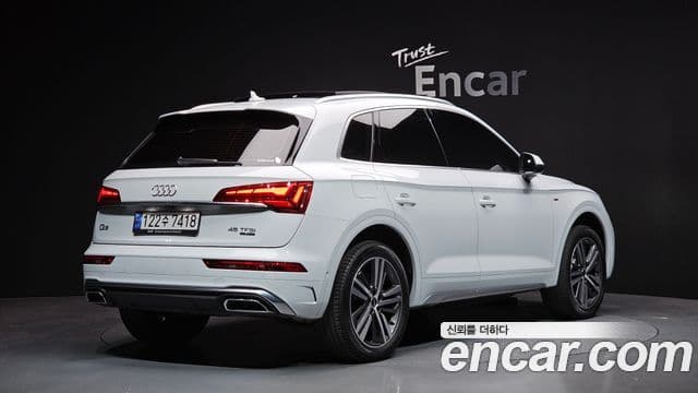Audi Q5 2022 — ფოტო 2/20