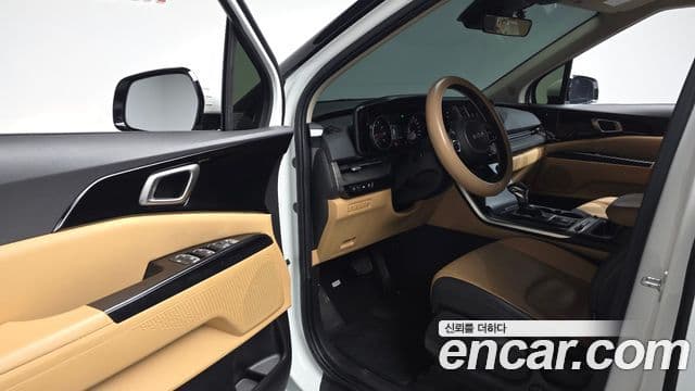 Kia Carnival 2023 — ფოტო 11/20