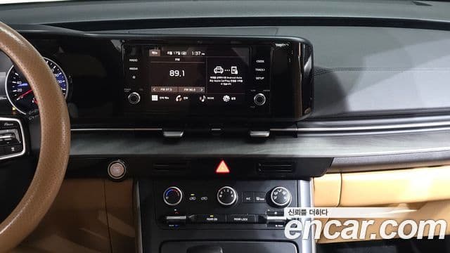 Kia Carnival 2023 — ფოტო 14/20