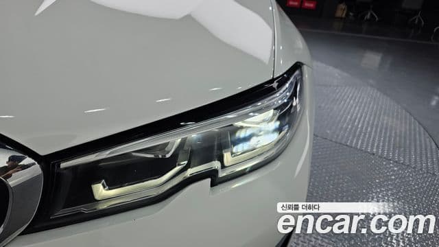 BMW 3 Series 2021 — Photo 20/30