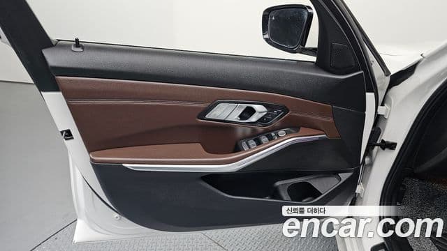 BMW 3 Series 2021 — Photo 30/30