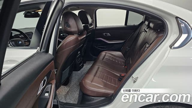 BMW 3 Series 2021 — Photo 2/30