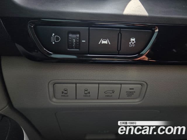 Kia Carnival 2021 — Şəkil 16/20