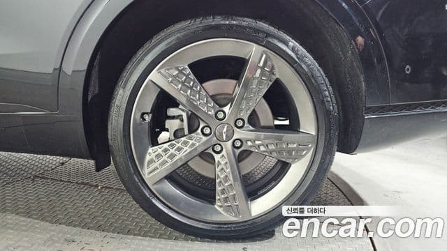Genesis GV70 2022 — ფოტო 32/36