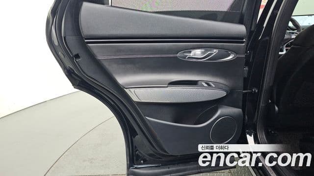 Genesis GV70 2022 — ფოტო 18/36