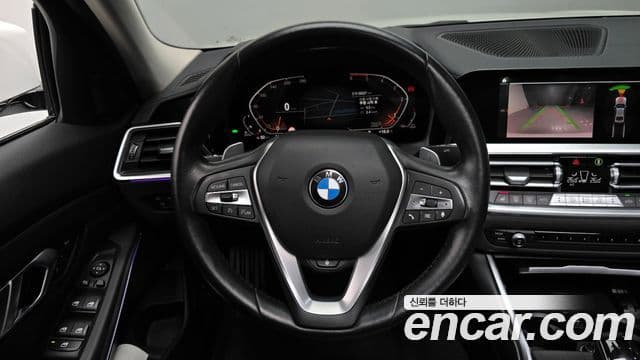 BMW 3 Series 2020 — ფოტო 13/20