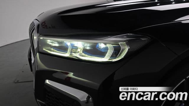 BMW 7 Series 2022 — Photo 17/38